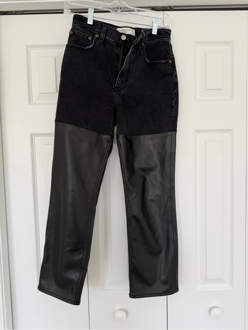 Abercrombie & Fitch 90s Straight Ultra High Rise Half Jean-Leather Pant / 25